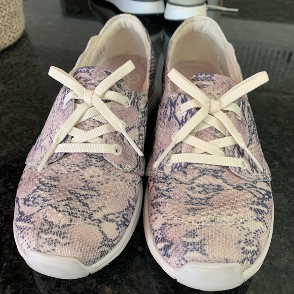 Skechers Shoes - Pink cheetah slip ons Skerchers Size 5
